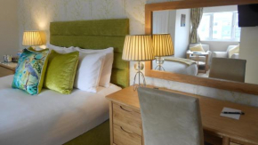 Between the Bays exclusively for Adults